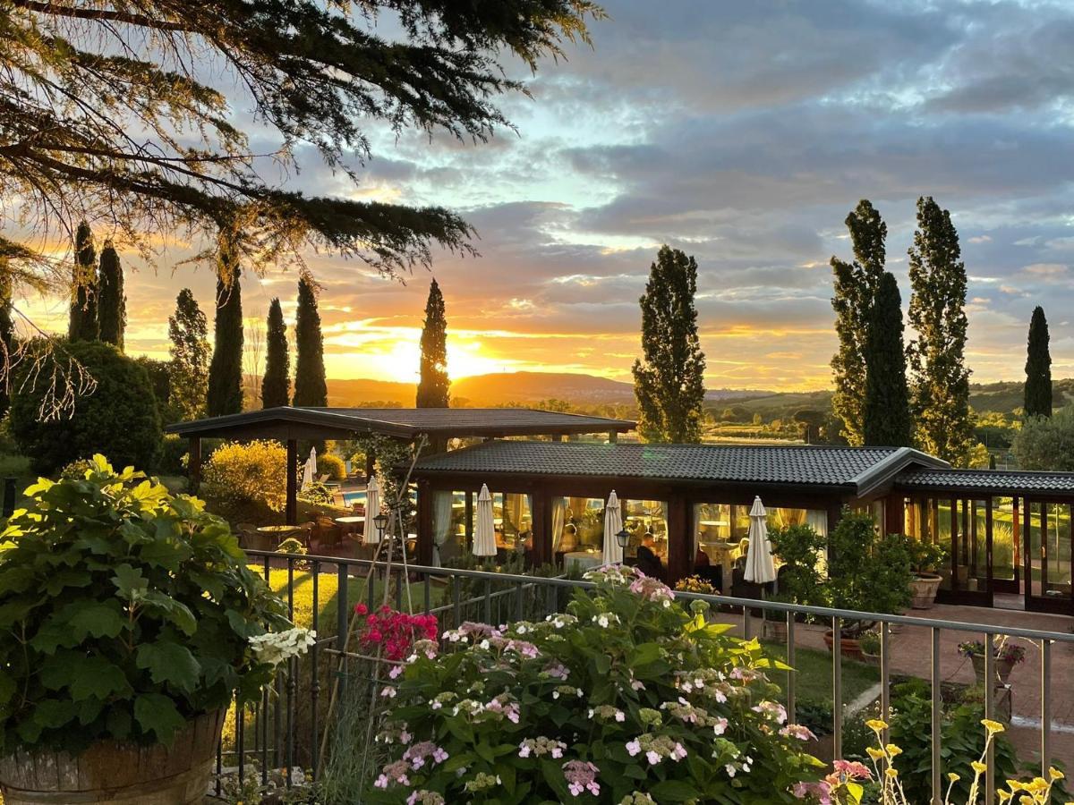 Agriturismo La Sovana Сартеано Экстерьер фото