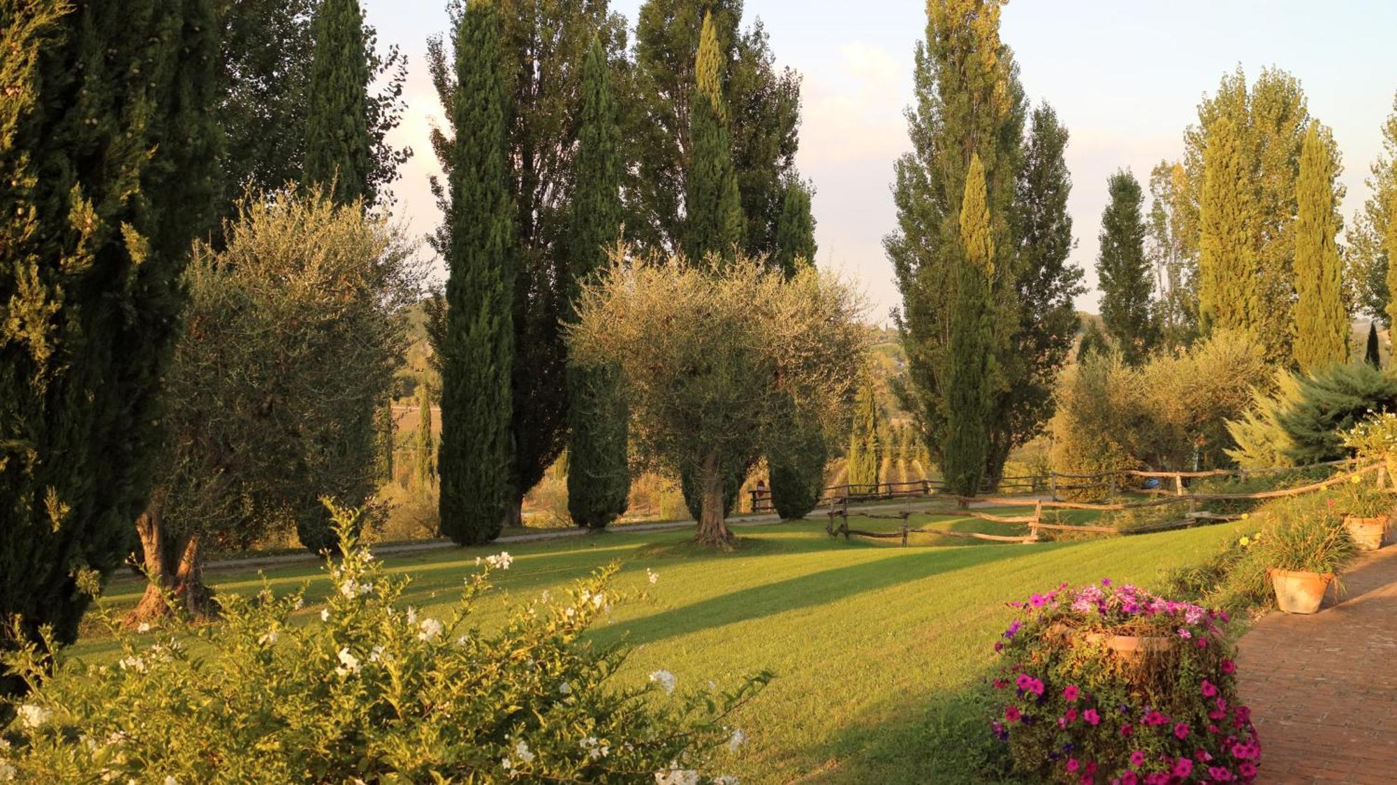 Agriturismo La Sovana Сартеано Экстерьер фото