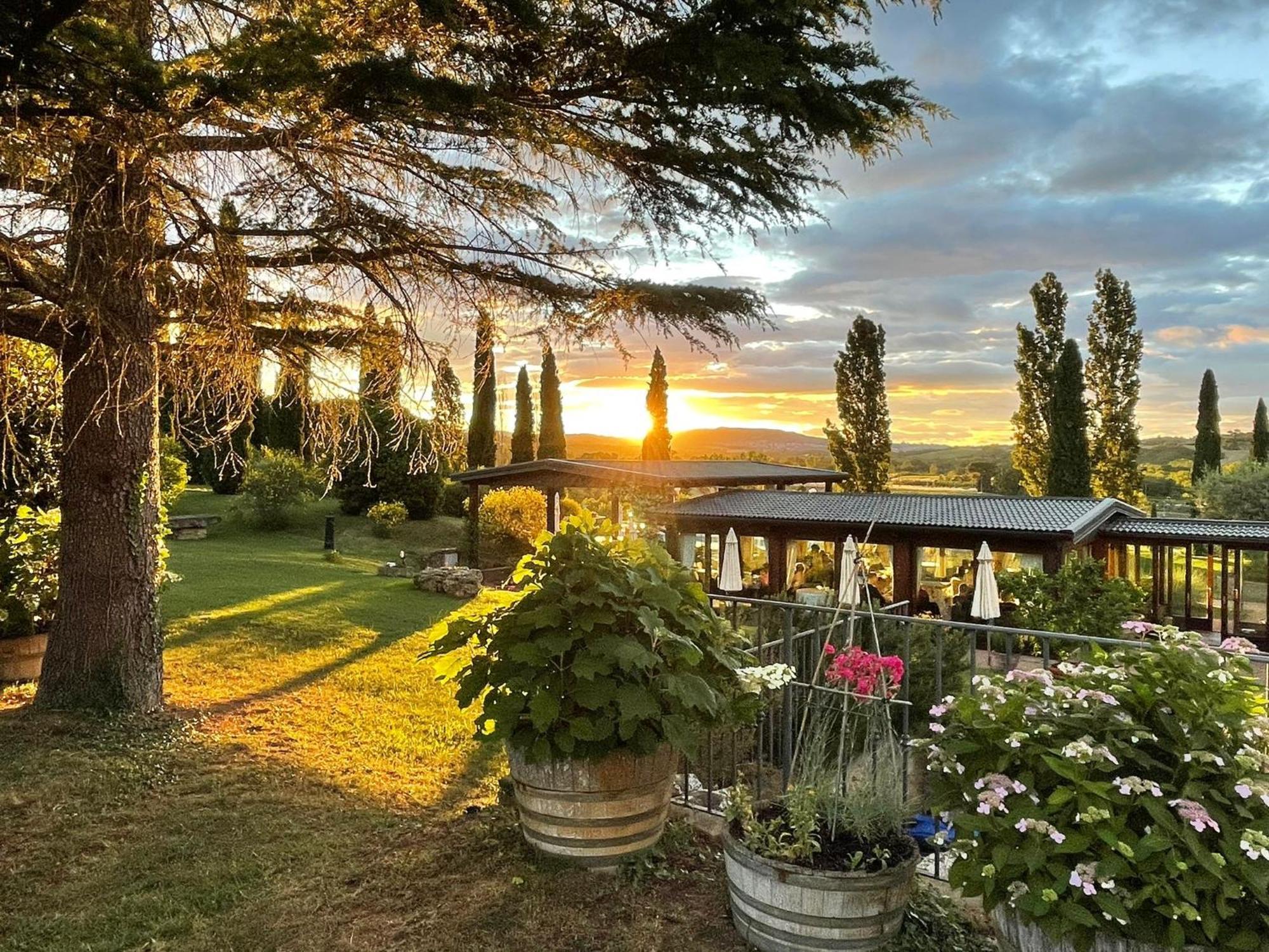 Agriturismo La Sovana Сартеано Экстерьер фото