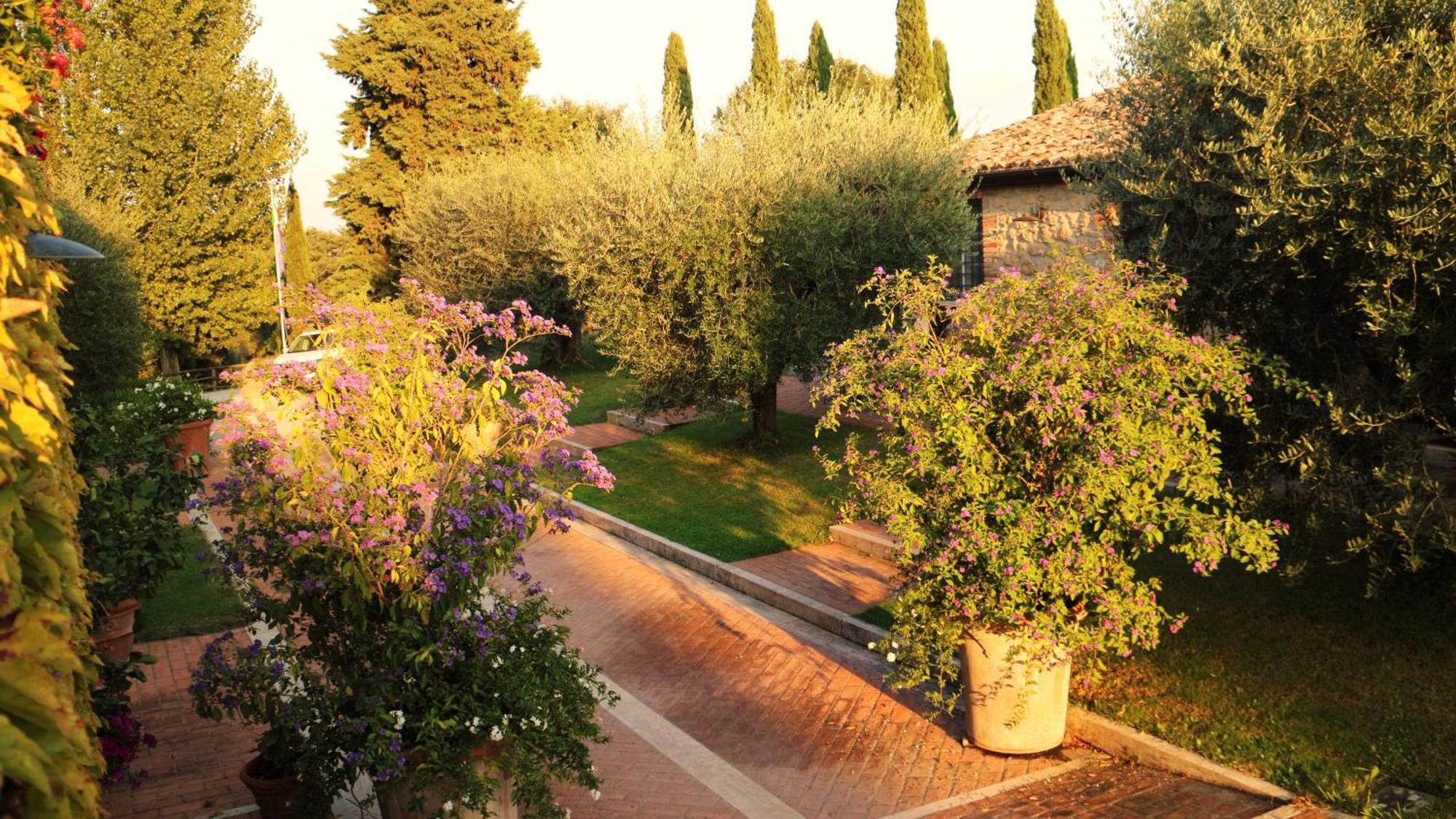 Agriturismo La Sovana Сартеано Экстерьер фото