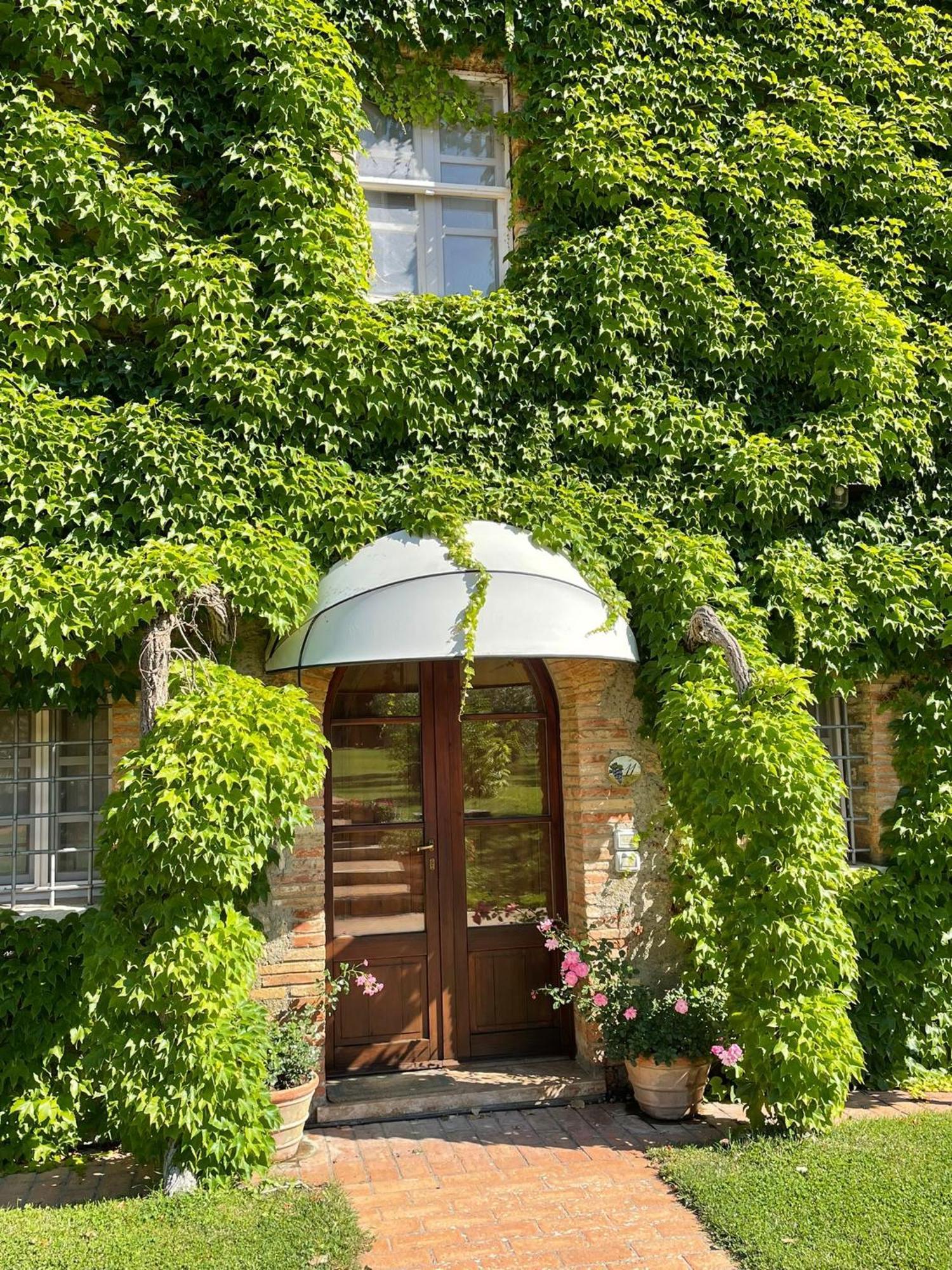Agriturismo La Sovana Сартеано Экстерьер фото